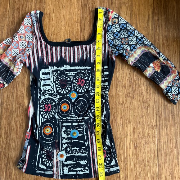 Save the Queen Top with Buttons - Picture 7 of 7